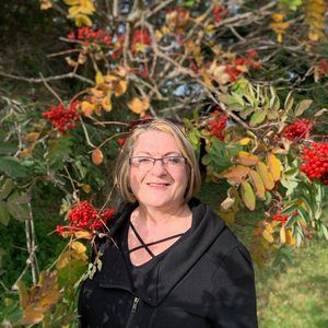 Meet your Posher, Debbie